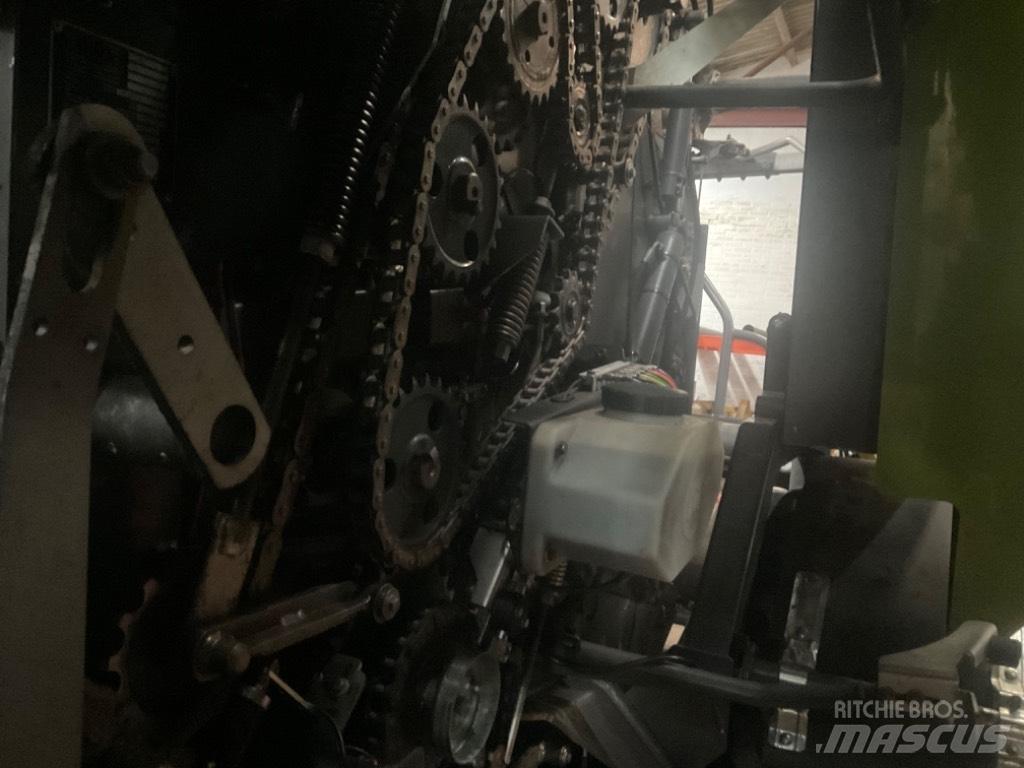 CLAAS Uniwrap 455 Lis na válcové balíky