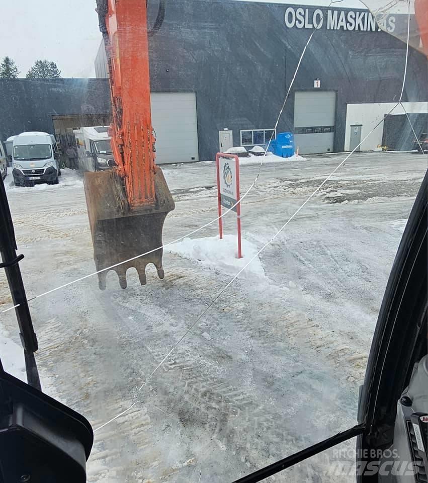 Hitachi ZX 300 LC-6 Pásová rýpadla