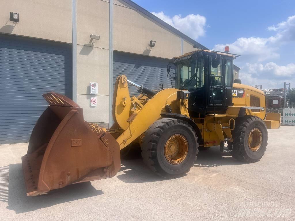 CAT 938M Kolové nakladače