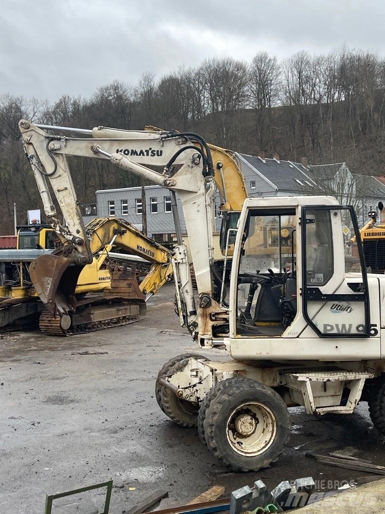 Komatsu PW 95 Kolová rýpadla