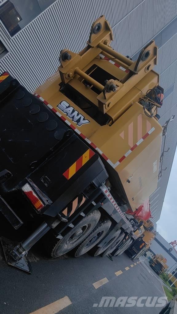 Sany SAC4000C8 Univerzální terénní jeřáby