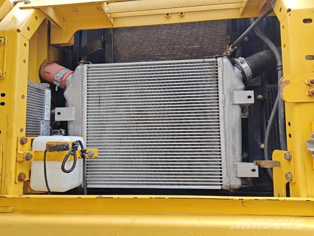 Komatsu PC 400-7 Pásová rýpadla