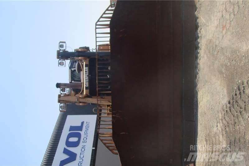 CAT D9T Pásové dozery
