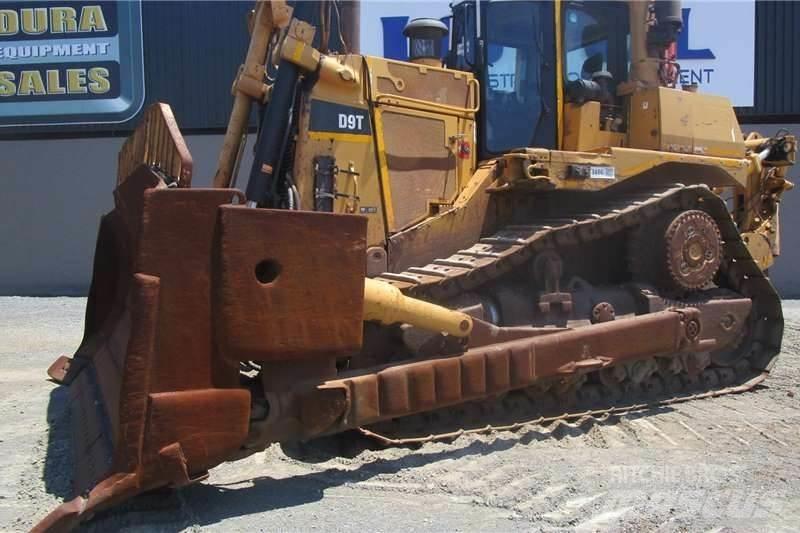 CAT D9T Pásové dozery
