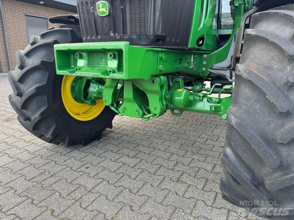 John Deere 6120 M Traktory