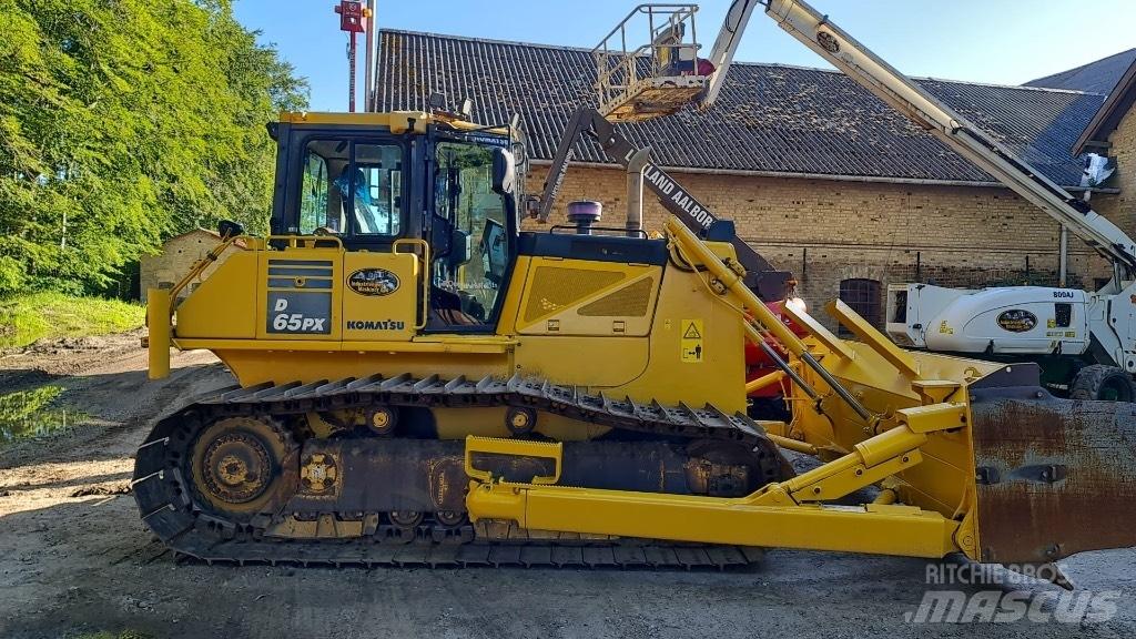 Komatsu D65PX-17 Pásové dozery