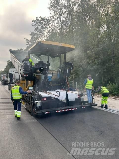 CAT AP 555 Finišery