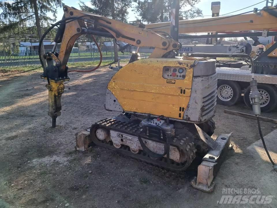 Brokk 180 Mini rýpadla < 7t