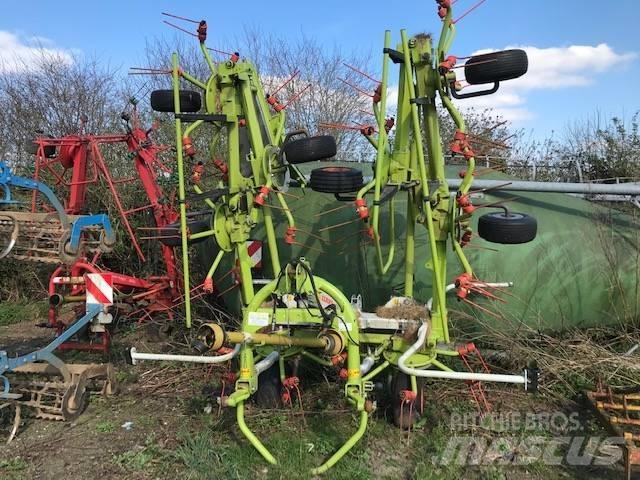 CLAAS Volto 900 Obraceče a shrabovače sena