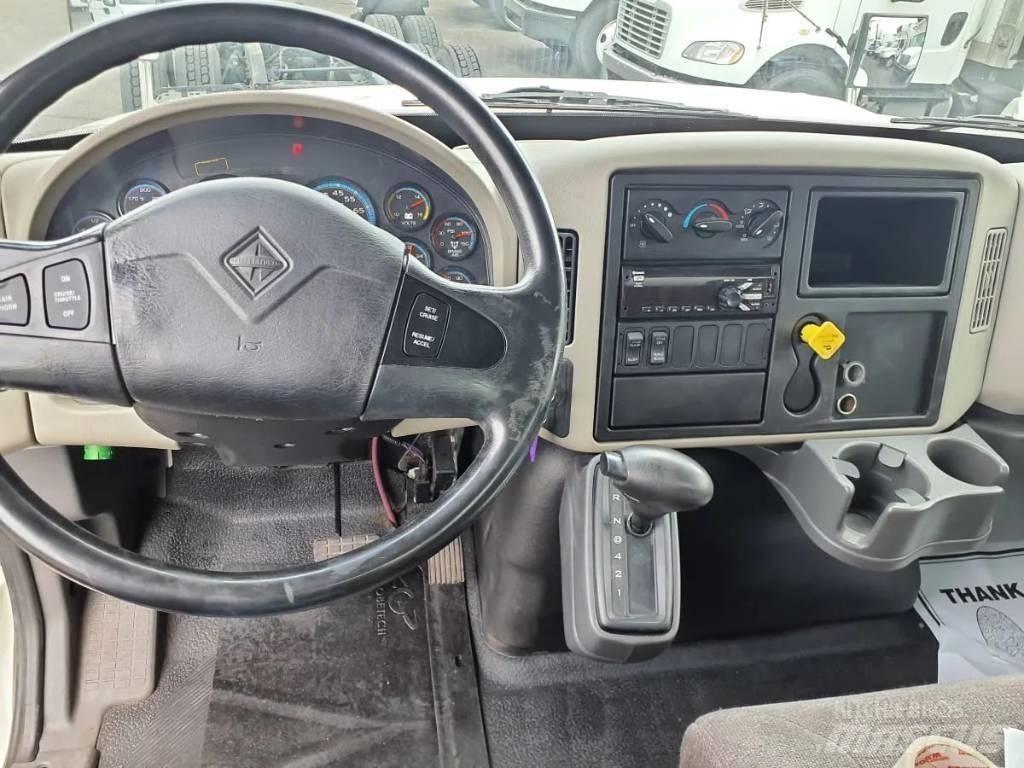 International 4300 Vozy pro přepravu nápojů