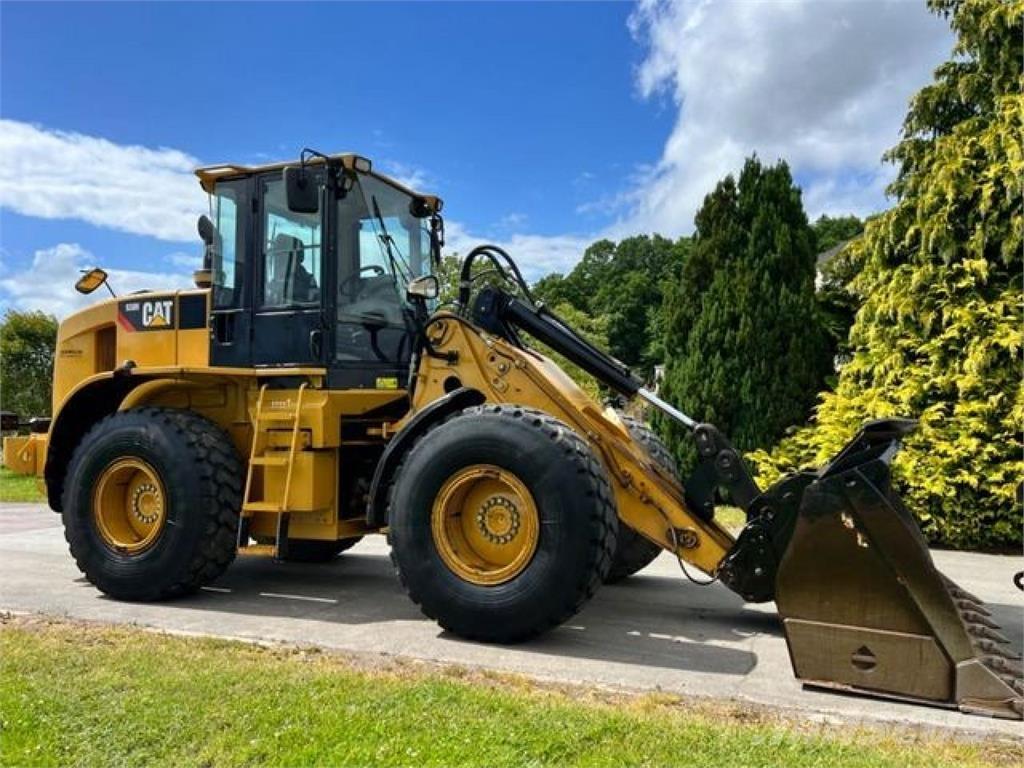 CAT 930H Kolové nakladače