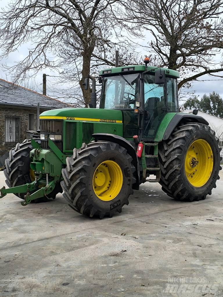 John Deere 7810 Traktory