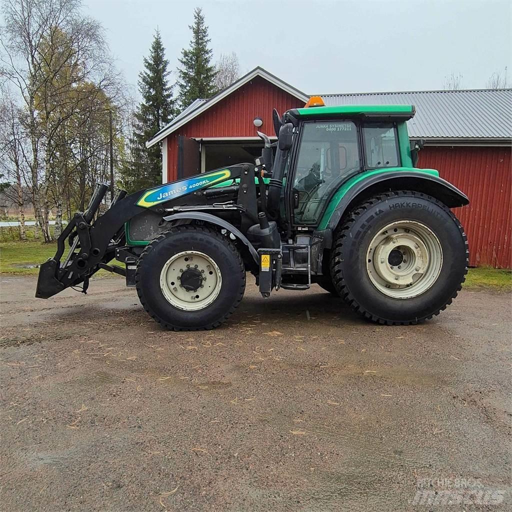 Valtra T182 Versu Traktory