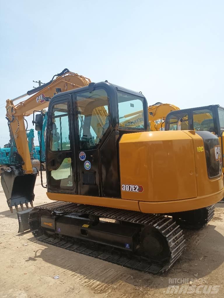 CAT 307E2 Midi rýpadla 7t - 12t