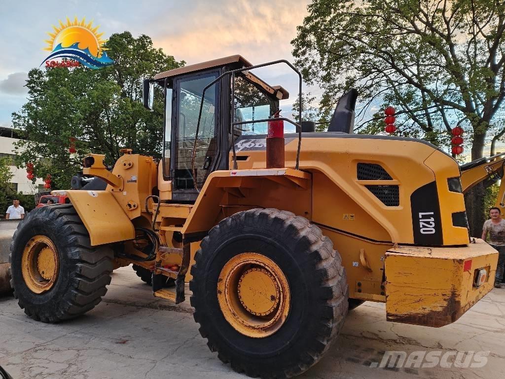 Volvo L 120 Kolové nakladače