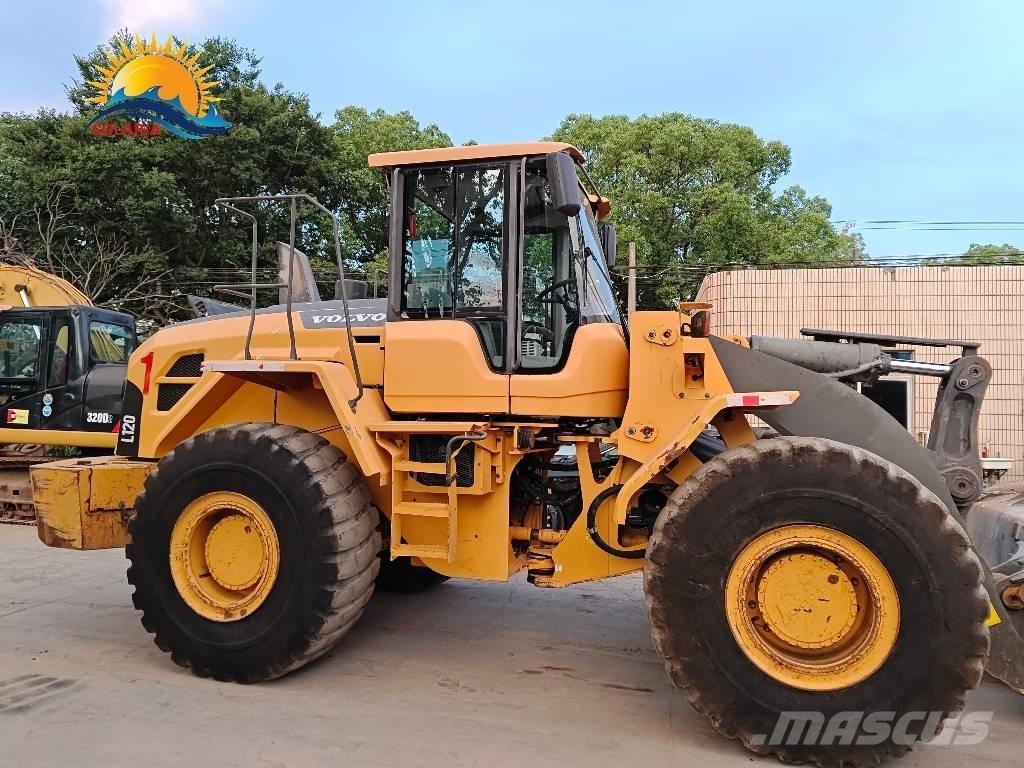 Volvo L 120 Kolové nakladače