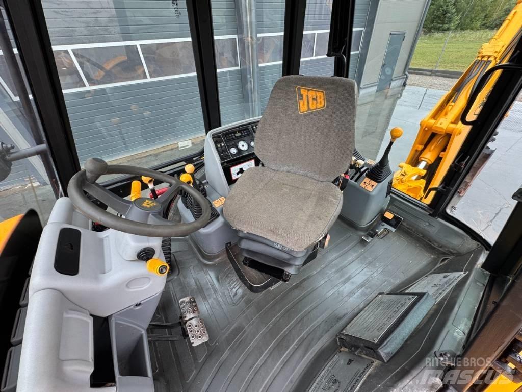 JCB 3 CX Rýpadlo-nakladače