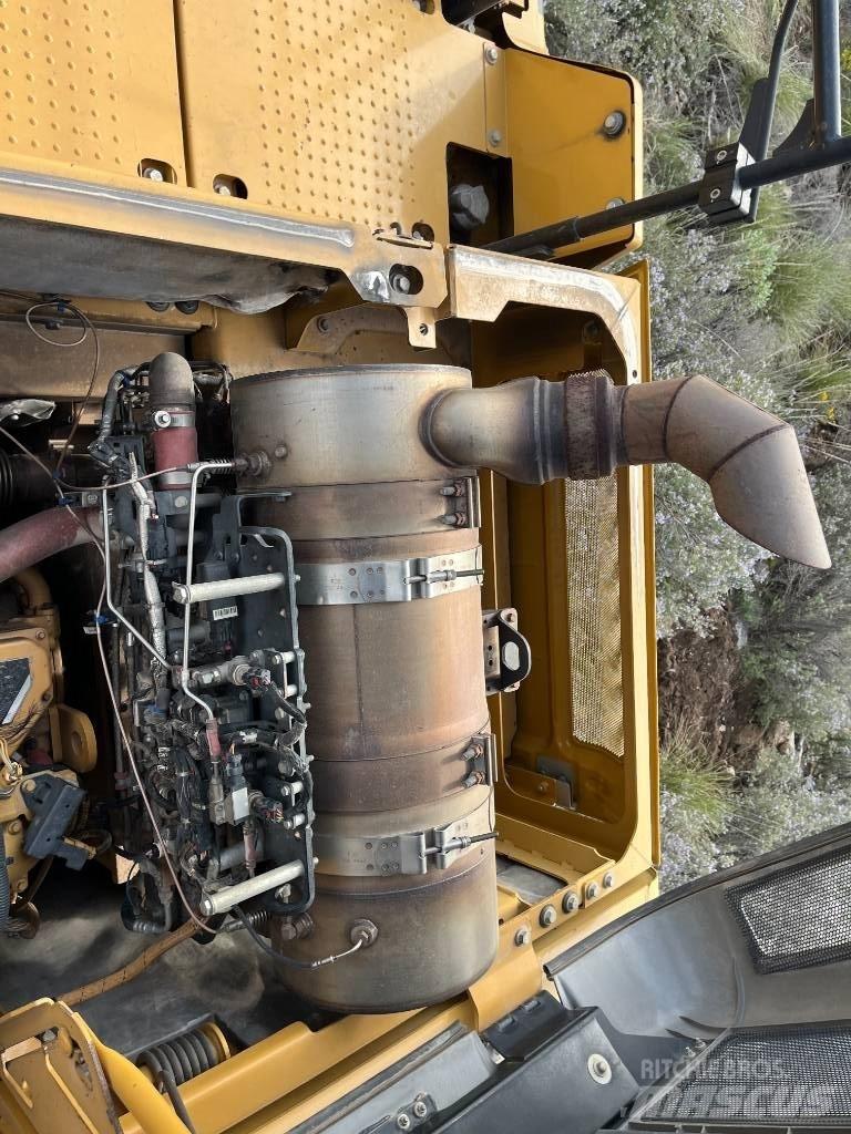 CAT 329 E Pásová rýpadla