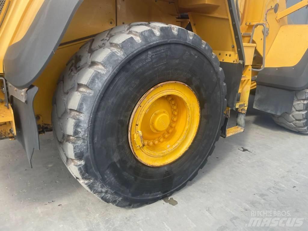 Volvo L180G Kolové nakladače