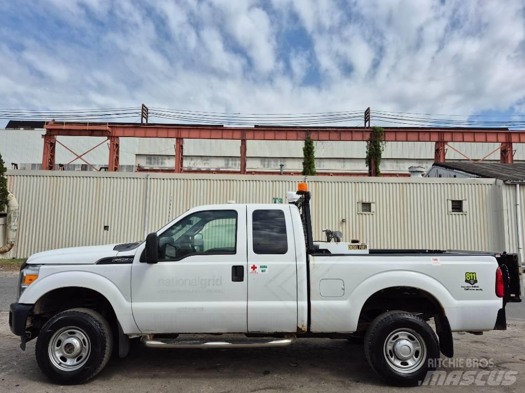 Ford F 250 Další