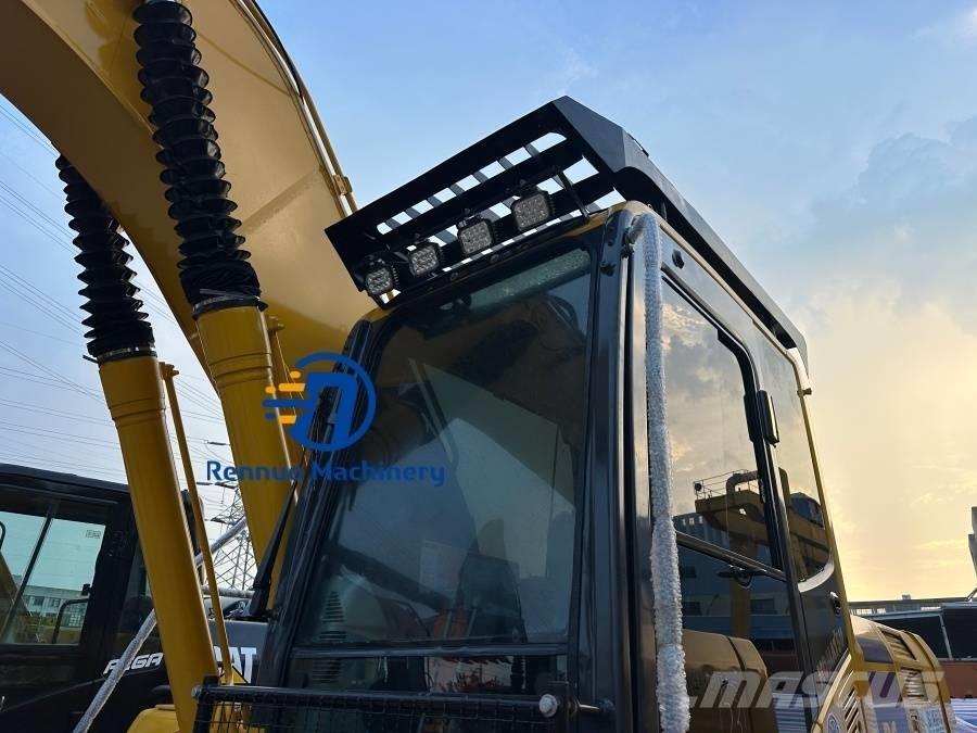Komatsu PC 220-8 Pásová rýpadla