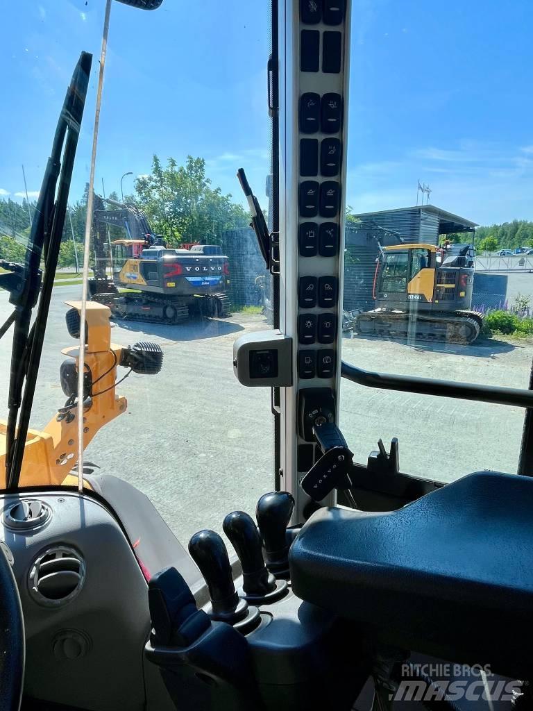 Volvo L 120 H Kolové nakladače