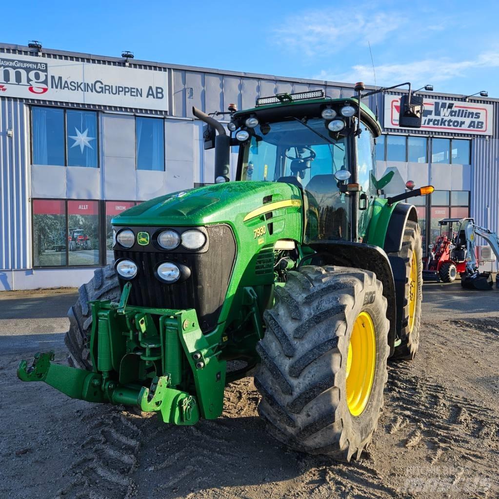 John Deere 7930 Traktory