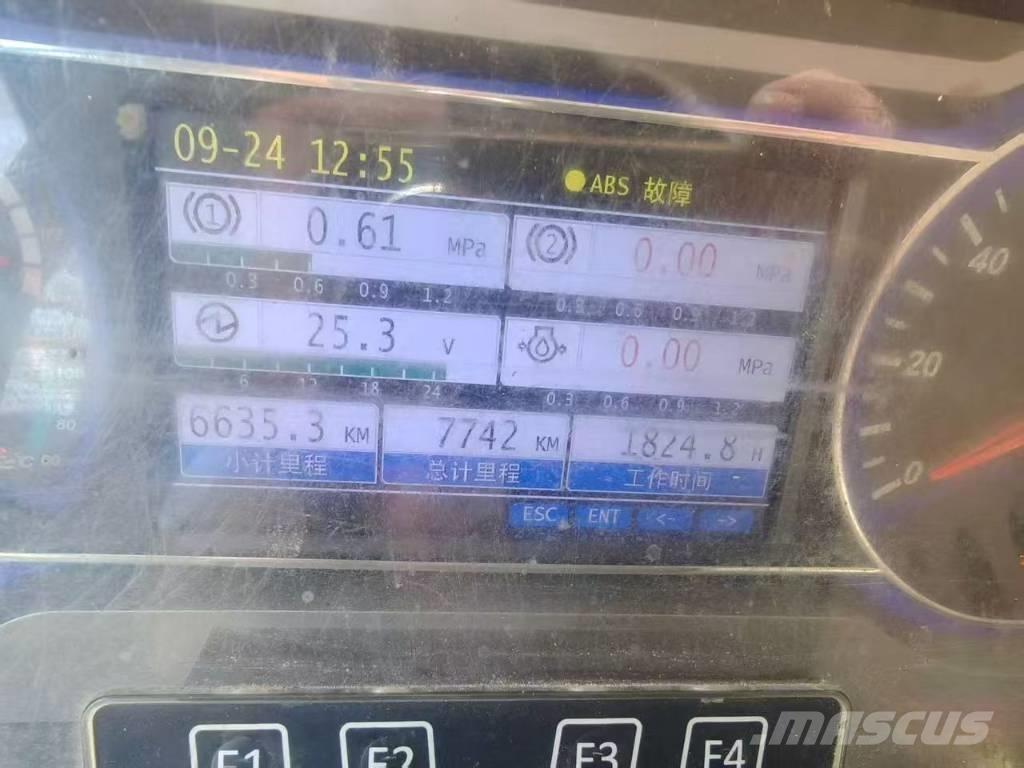 Sany STC800T5 Univerzální terénní jeřáby