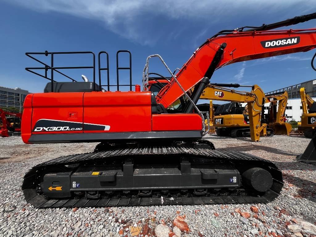 Doosan DX 300 LC-9C Pásová rýpadla