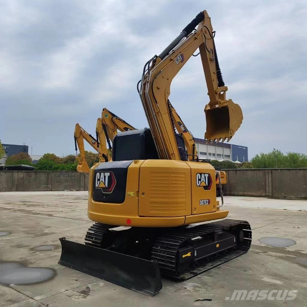 CAT 307E2 Teleskopické kolové nakladače