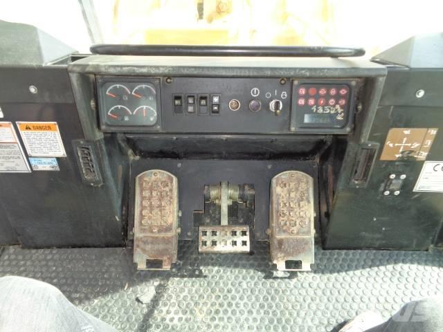 CAT 963 C Pásové nakladače