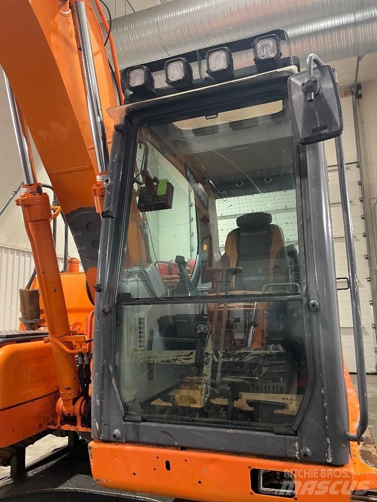 Doosan DX 160 Pásová rýpadla