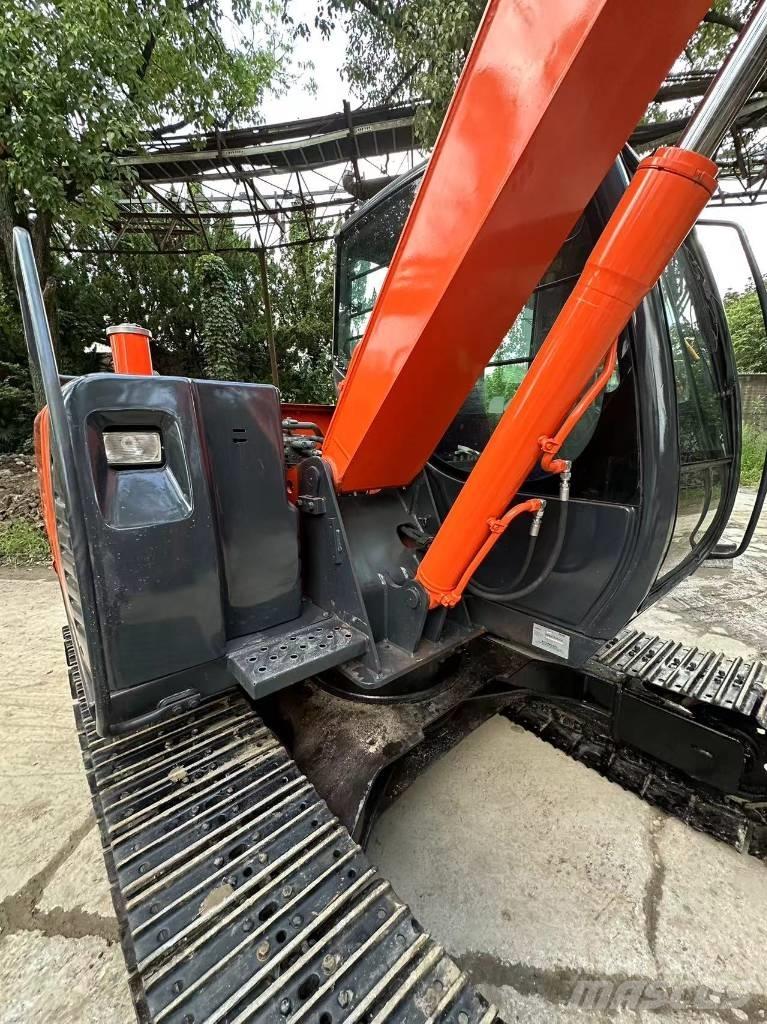 Hitachi 70 Pásová rýpadla