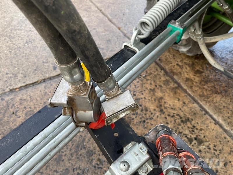 Conow BTW 24 Lis na hranaté balíky