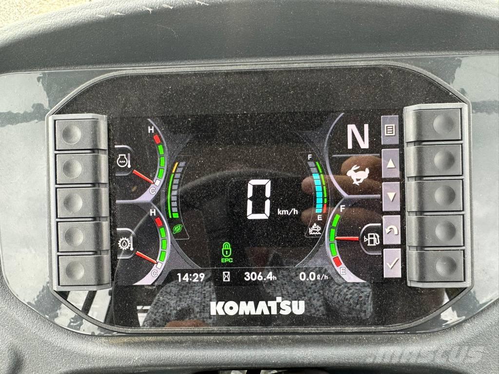Komatsu WA 100 Kolové nakladače
