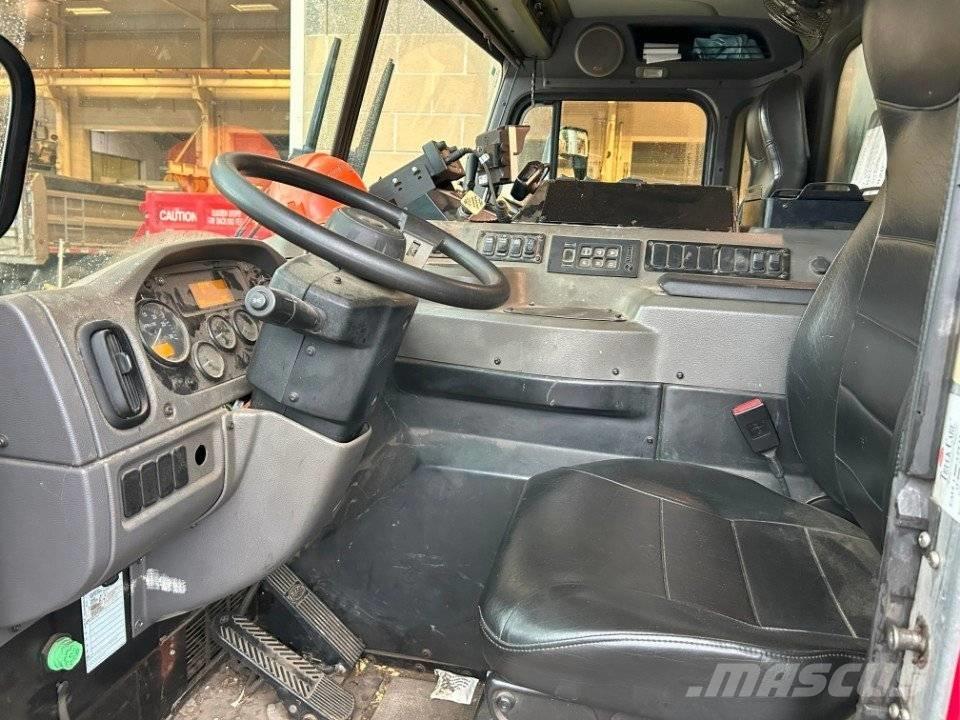 Peterbilt Loadmaster Další