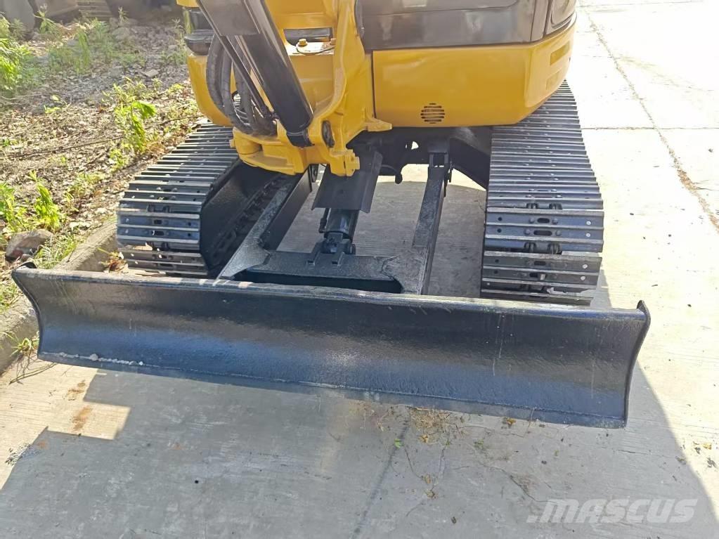 CAT 304 CR Mini rýpadla < 7t