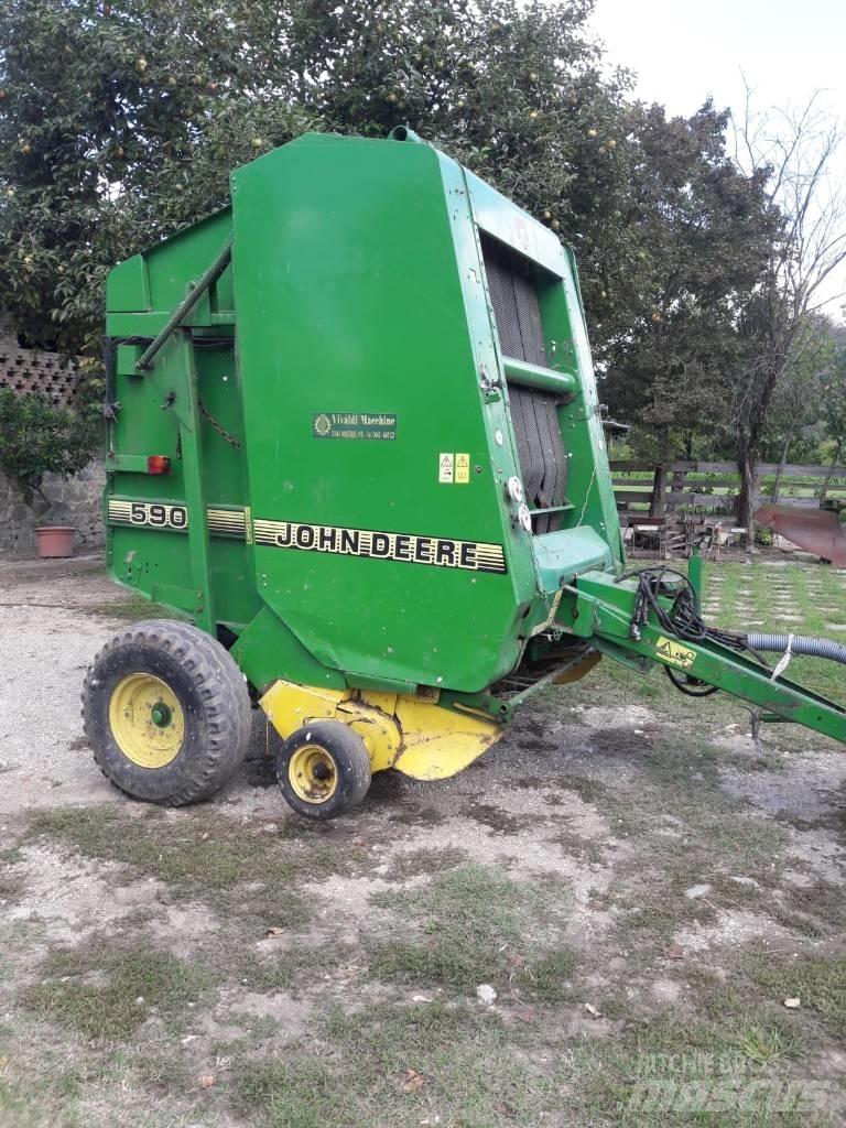 John Deere 590 Lis na válcové balíky