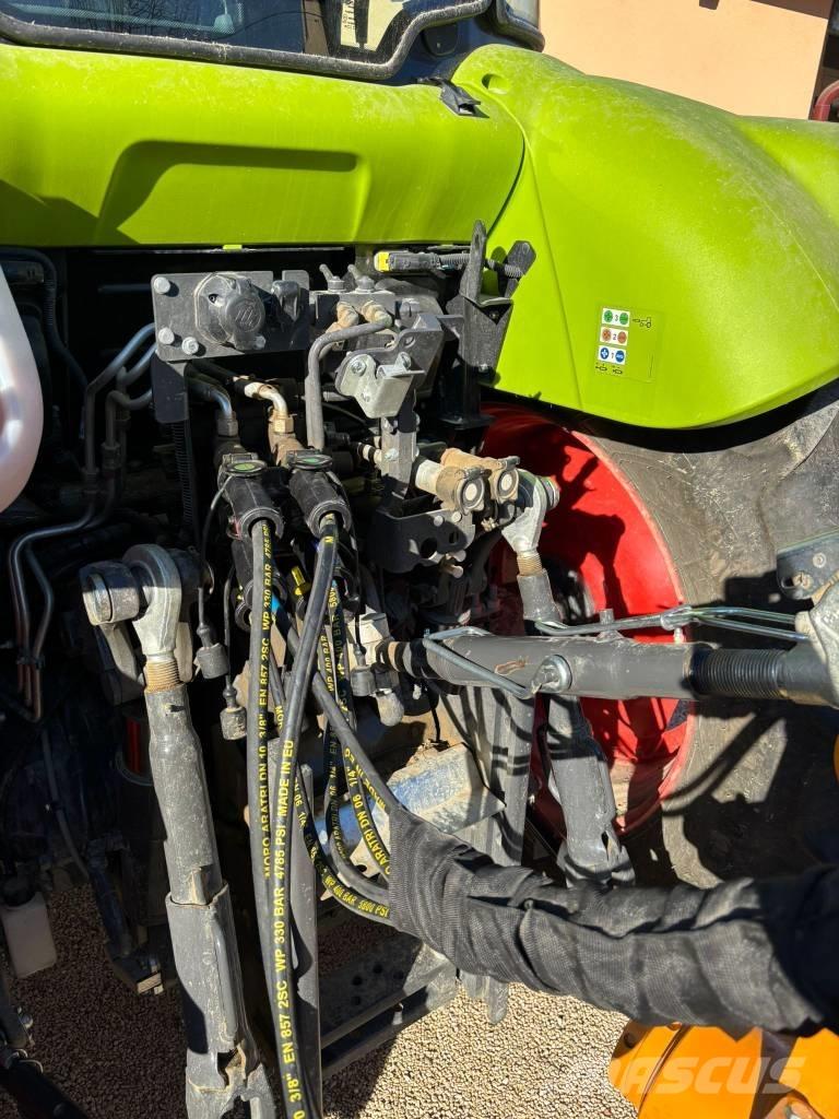 CLAAS Arion 450 Traktory