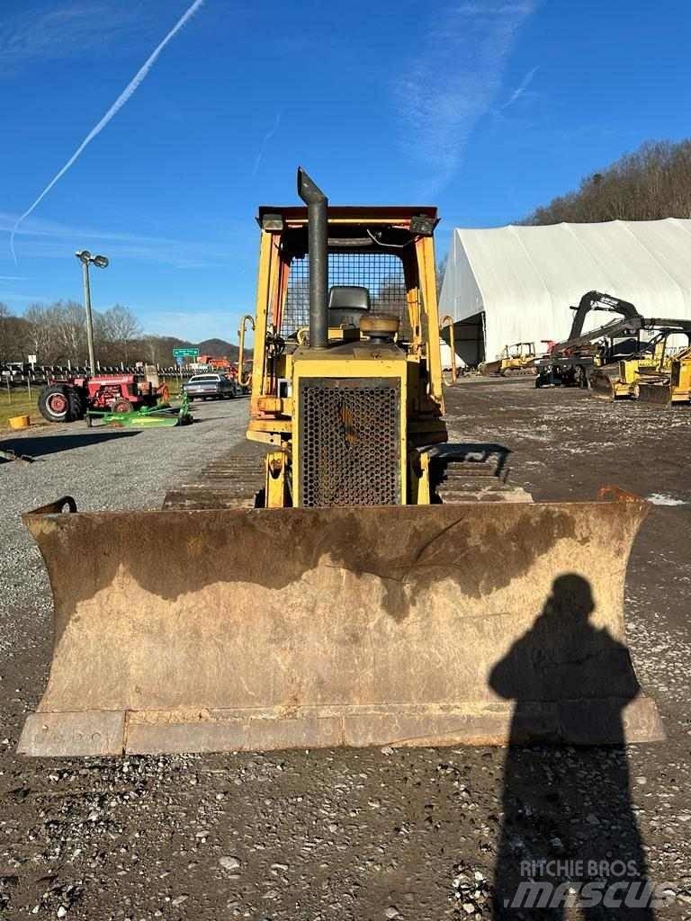 CAT D5C Pásové dozery