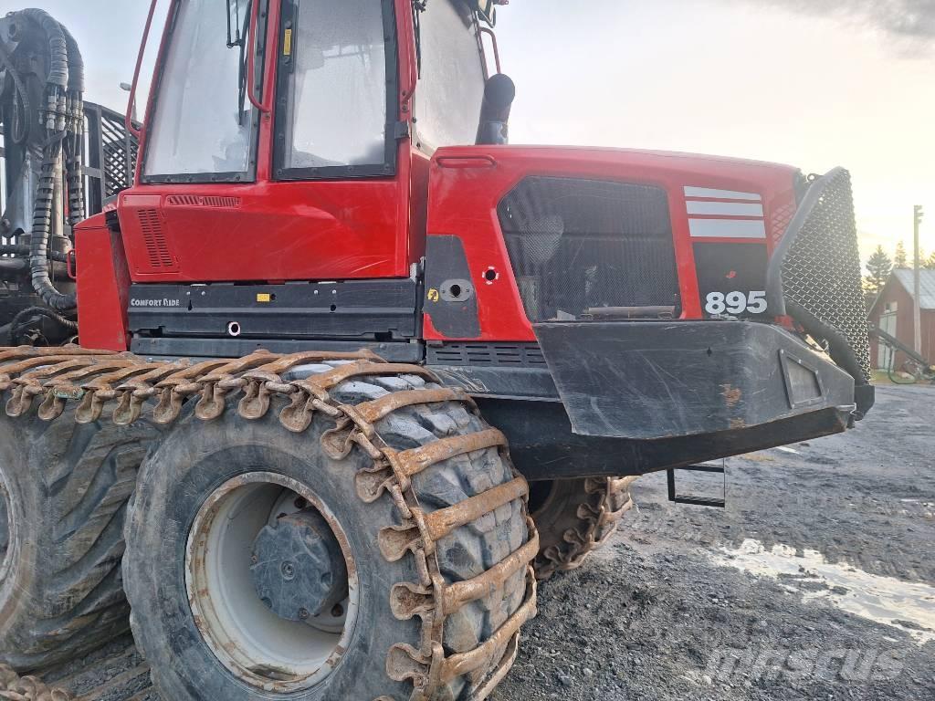 Komatsu 895 Vyvážecí traktory