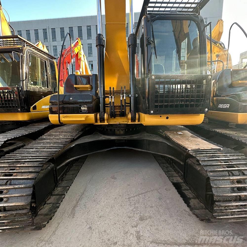CAT 323 D Pásová rýpadla