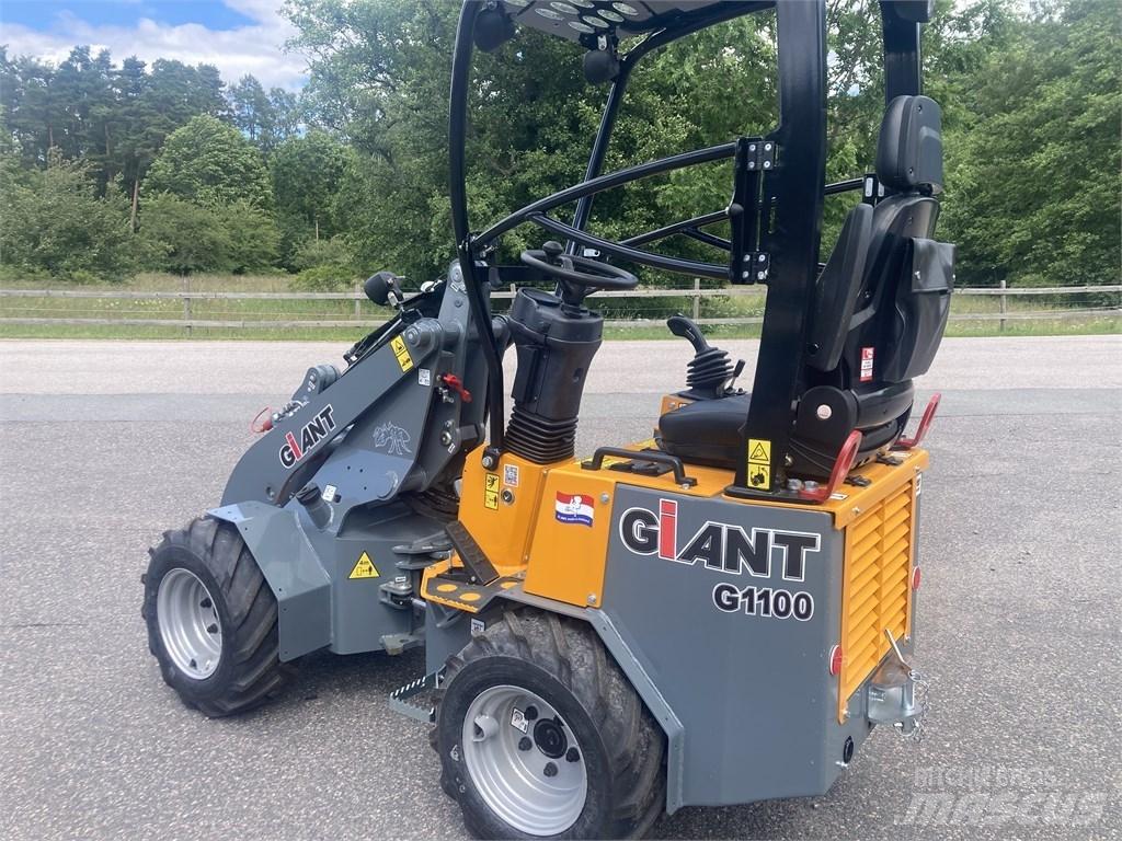 GiANT G1100 Víceúčelové nakladače