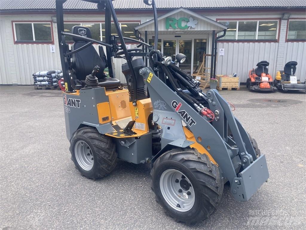 GiANT G1100 Víceúčelové nakladače