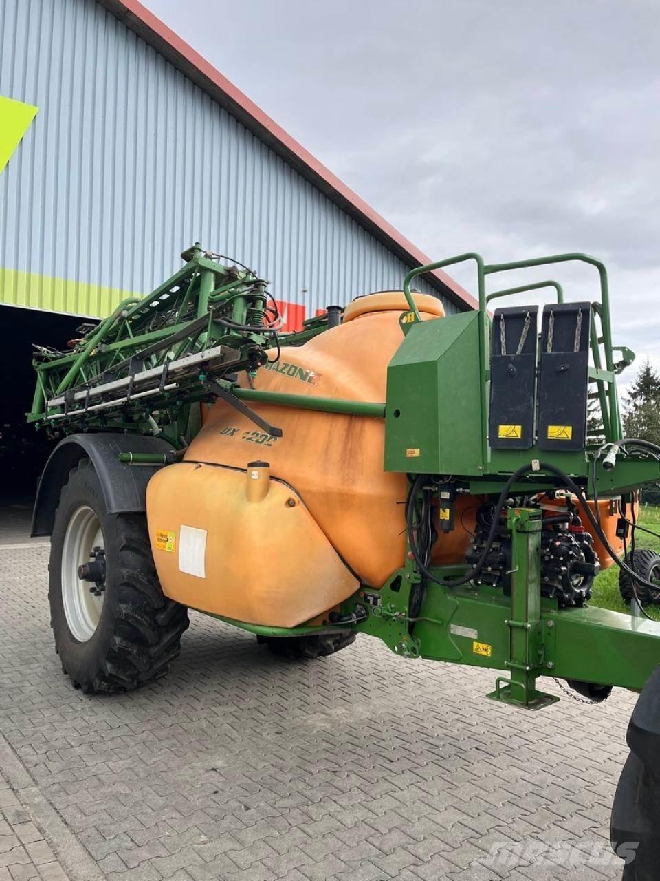 Amazone UX 4200 Tažené postřikovače