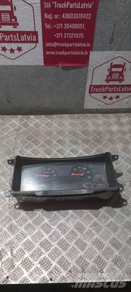 Volvo FH 12    21542184 Kabiny a interiér