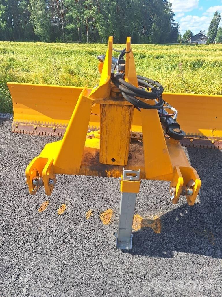 VM W 350 SR Tažené radlice