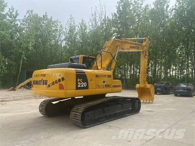 Komatsu PC 220-8 Pásová rýpadla
