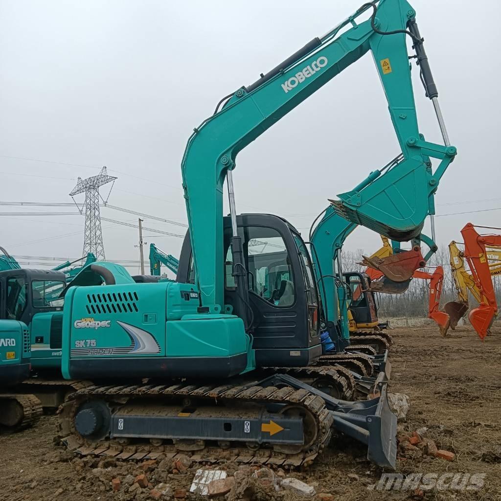 Kobelco SK75-8 Midi rýpadla 7t - 12t