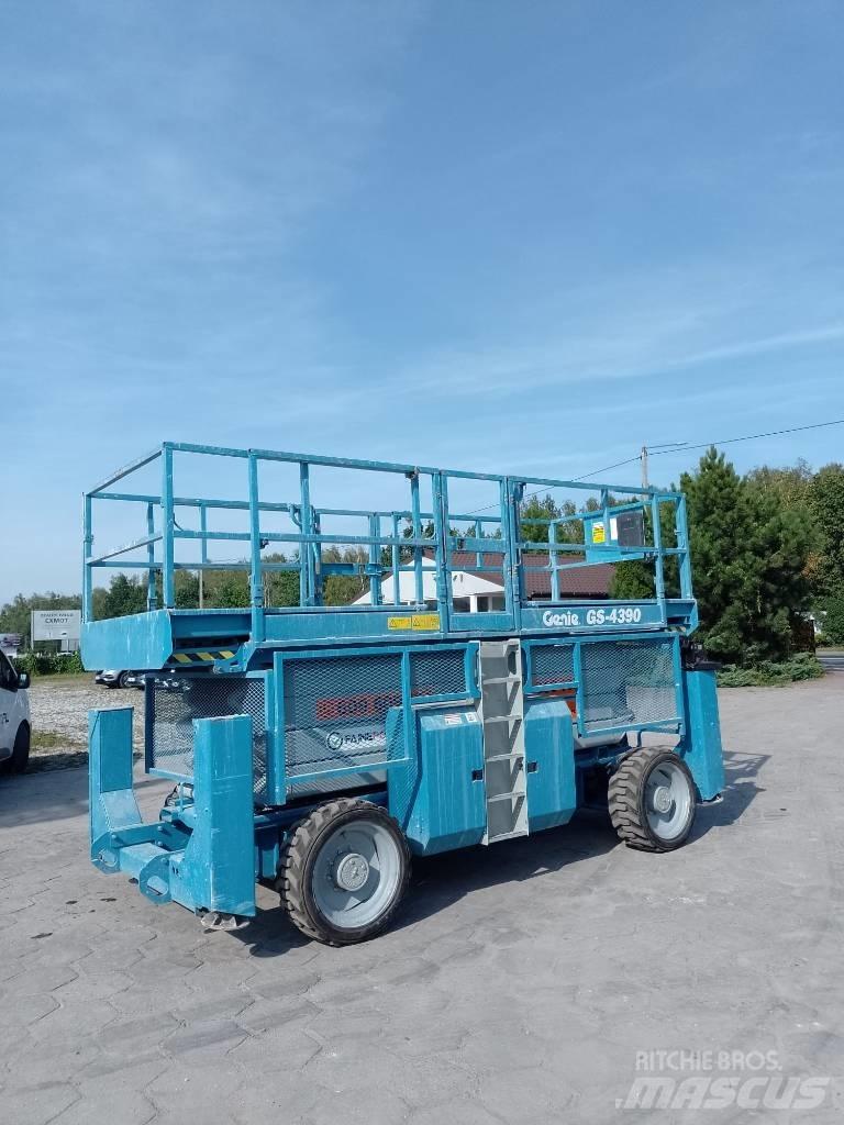 Genie 4390 Nůžková zvedací plošina